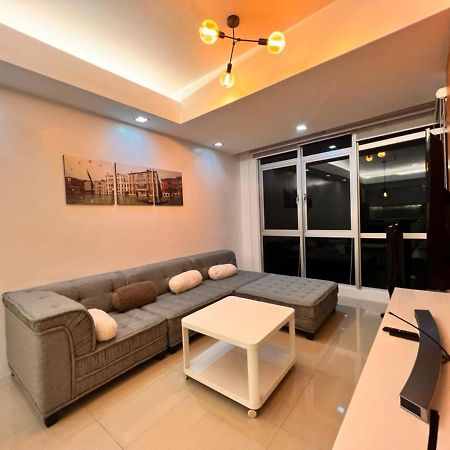 The Pearl Interior Designed 1 Bedroom Unit Burgos Circle Bgc Manilla Buitenkant foto