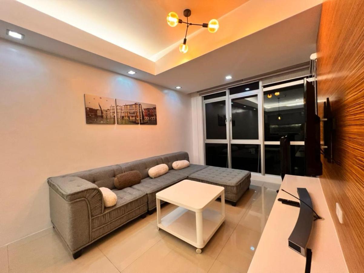 The Pearl Interior Designed 1 Bedroom Unit Burgos Circle Bgc Manilla Buitenkant foto