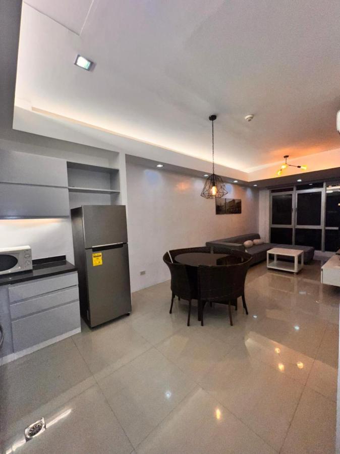 The Pearl Interior Designed 1 Bedroom Unit Burgos Circle Bgc Manilla Buitenkant foto