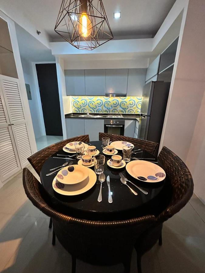 The Pearl Interior Designed 1 Bedroom Unit Burgos Circle Bgc Manilla Buitenkant foto